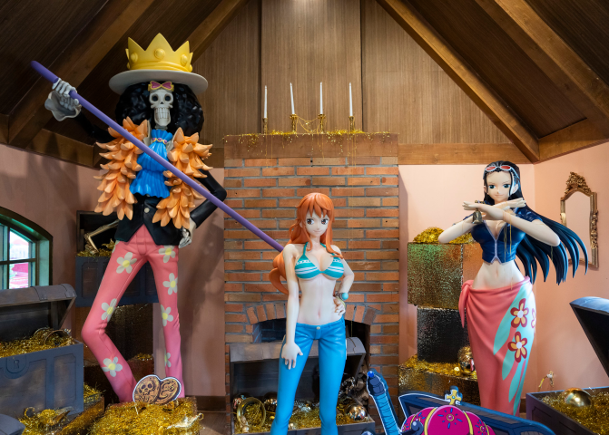 夜の幻想的なパレード