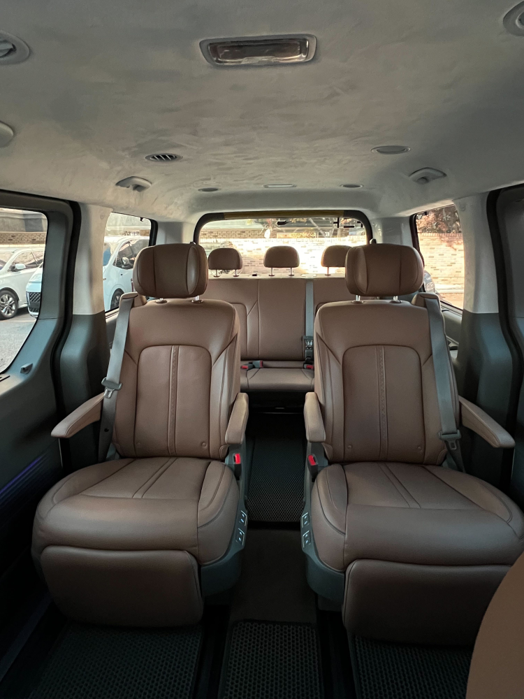 スターリアの広々とした車内1