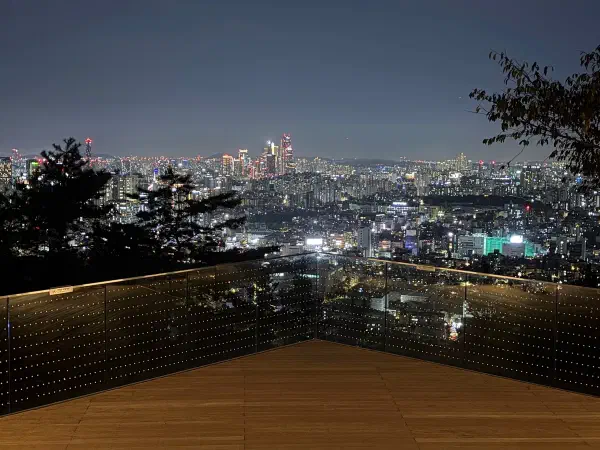解放村から南山へ、秋のソウル夜景散歩コース|カフェの屋上からNソウルタワーまで