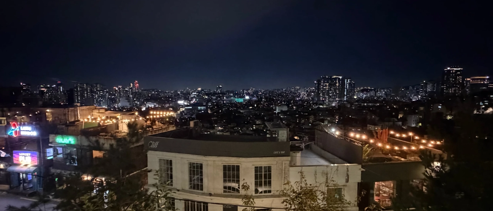 解放村から南山へ、秋のソウル夜景散歩コース｜カフェの屋上からNソウルタワーまで